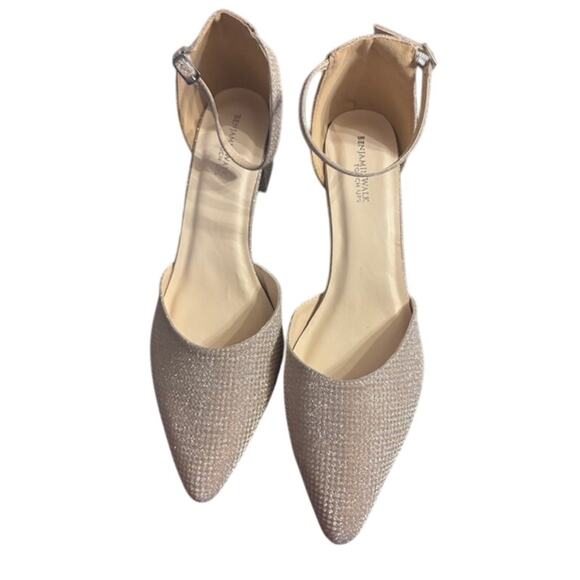 NIB Benjamin Walk Tegan Champagne Shimmer Low Block Heel Closed Toe Pumps 11 - Picture 2 of 12